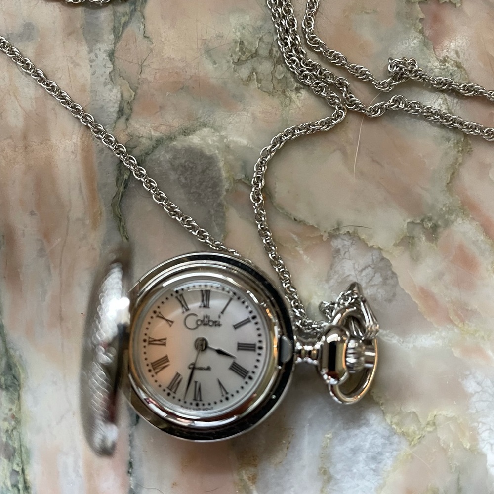 Colibri pendant watch